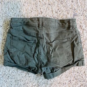 Women’s Shorts - Size 2 - H&M
